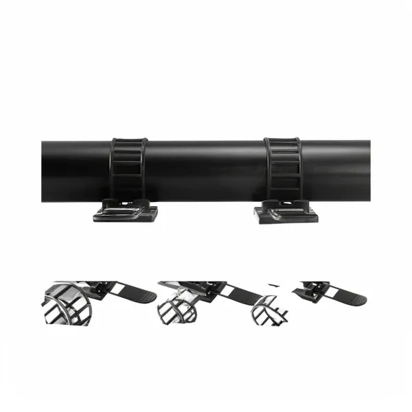 Clip adhésif de gestion de câbles Untoom - Organisateur ajustable Clip adhésif gestion câbles Untoom attaché à un câble noir