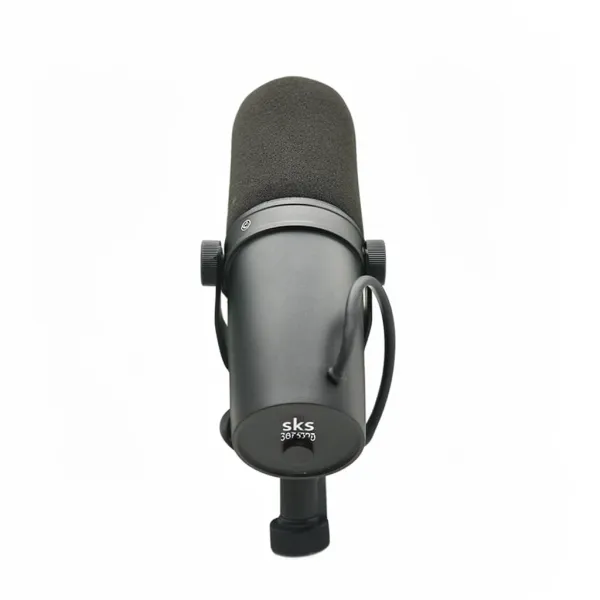 SM7B Microphone Dynamique Vocal - Qualité Professionnelle Microphone dynamique vocal SM7B professionnel vu de face avec mousse noire