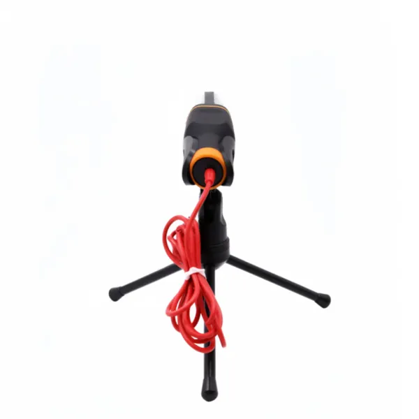 Microphone WYMECT Professional Sound pour podcast et streaming connecté à un ordinateur, vue avant