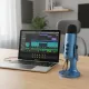 Microphone condensateur USB HAOMUREN bleu placé à côté d’un ordinateur portable pour streaming, podcast et gaming