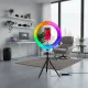 Anneau LED RGB dimmable avec trépied et support téléphone en intérieur moderne