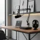 Kit micro dynamique XLR FDUCE SL40X+ avec bras et sortie casque sur un bureau moderne avec ordinateur portable et casque audio