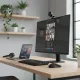 Webcam EMEET 4K 1080P 60fps avec microphone installée sur un écran d'ordinateur en session vidéo