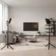 Set de lampes vidéo LED avec trépied mini installé dans un salon moderne avec lumière douce et décor contemporain
